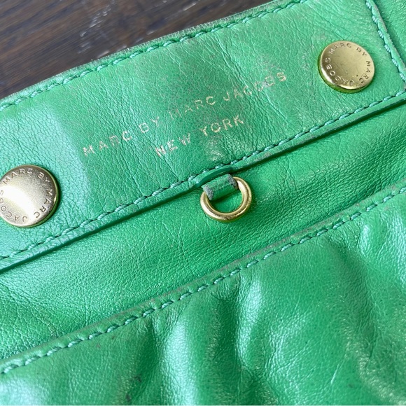 Marc By Marc Jacobs New York 100% Lamb Leather Crossbody Bag Green Matte Gold - Picture 2 of 6
